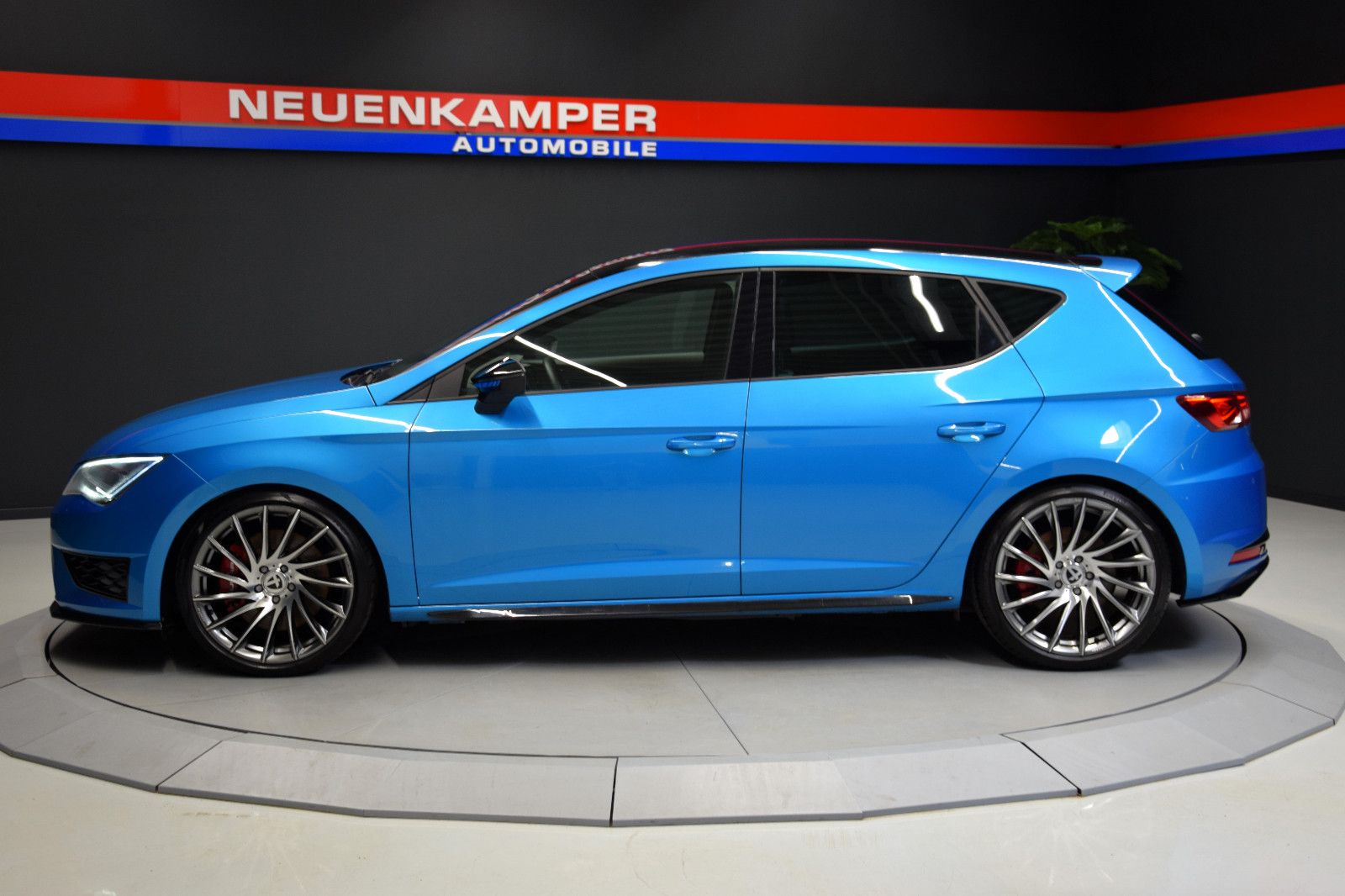 Fahrzeugabbildung SEAT Leon Cupra 290 Dynamic-Paket Sonderlackierung