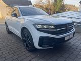 Volkswagen Touareg 3.0 TDI 210 kW 4M R-Line/PANO/AHK/LUFTF. - Volkswagen Touareg aus 2025