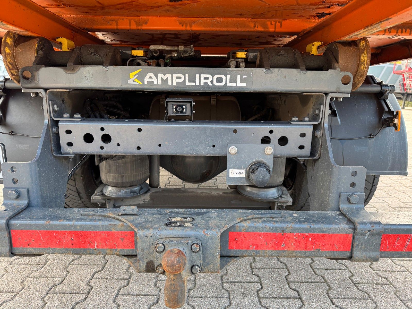 Fahrzeugabbildung DAF FA LF 180 8t Abrollkipper mit Ladekran