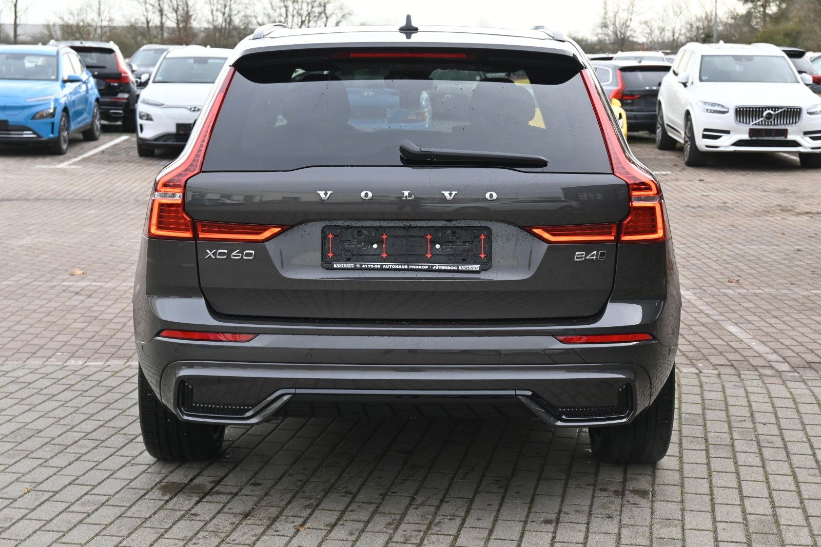 Fahrzeugabbildung Volvo XC60 B4 AWD Ultimate Dark*LED*PANO*STHZ*