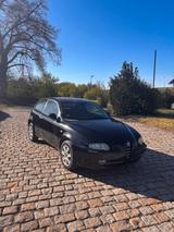 Alfa Romeo 147 1.6 Spark - Alfa Romeo 147 aus 2001