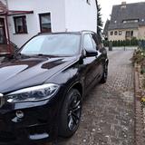 BMW X5M V8 HUD, H&K, Leder, AHK, Kamera, S... - BMW X5 M von privat