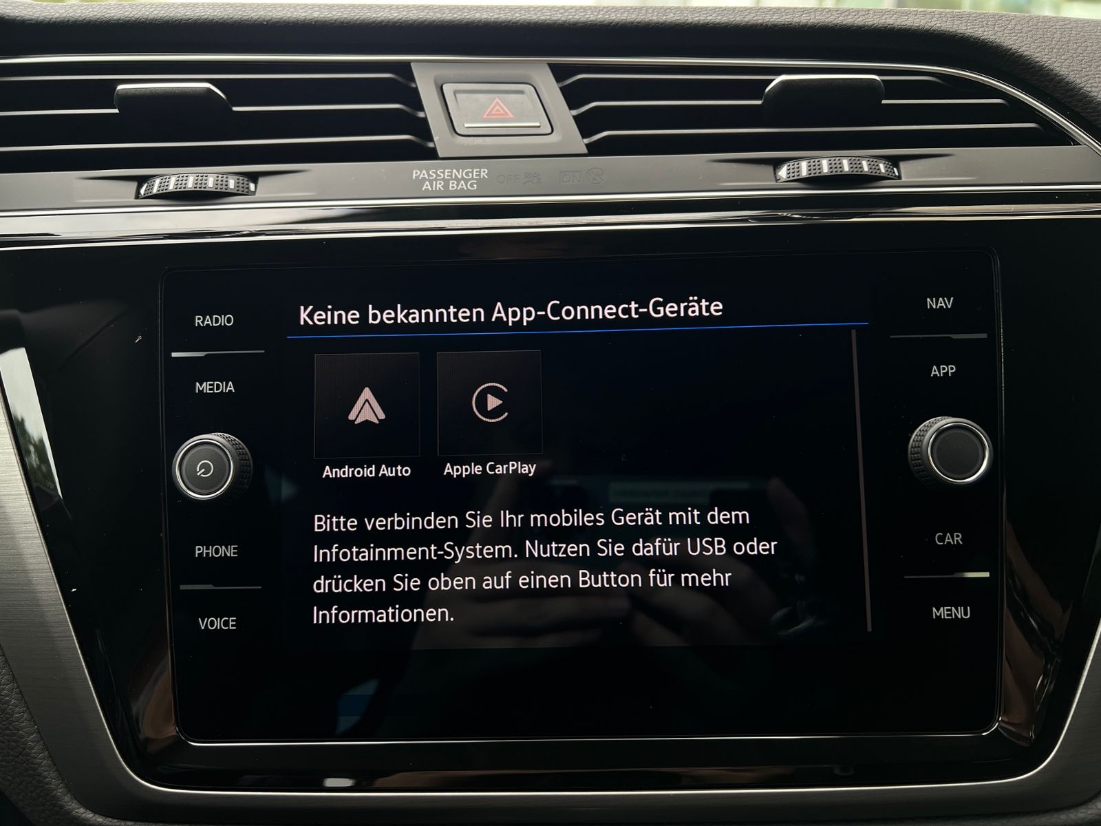Fahrzeugabbildung Volkswagen Touran Comfortline 1.5 TSI DSG *LED, AHK, 7-Sitz