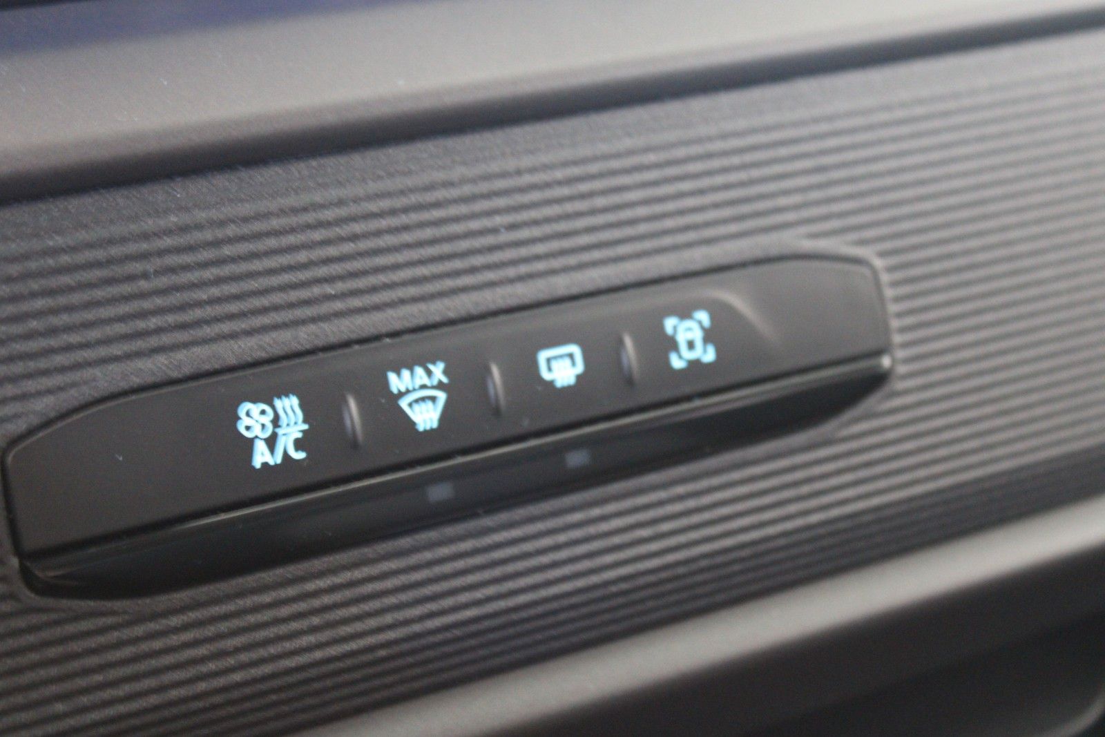 Fahrzeugabbildung Ford Tourneo Courier Aut. TREND AHK WinterPaket GJR