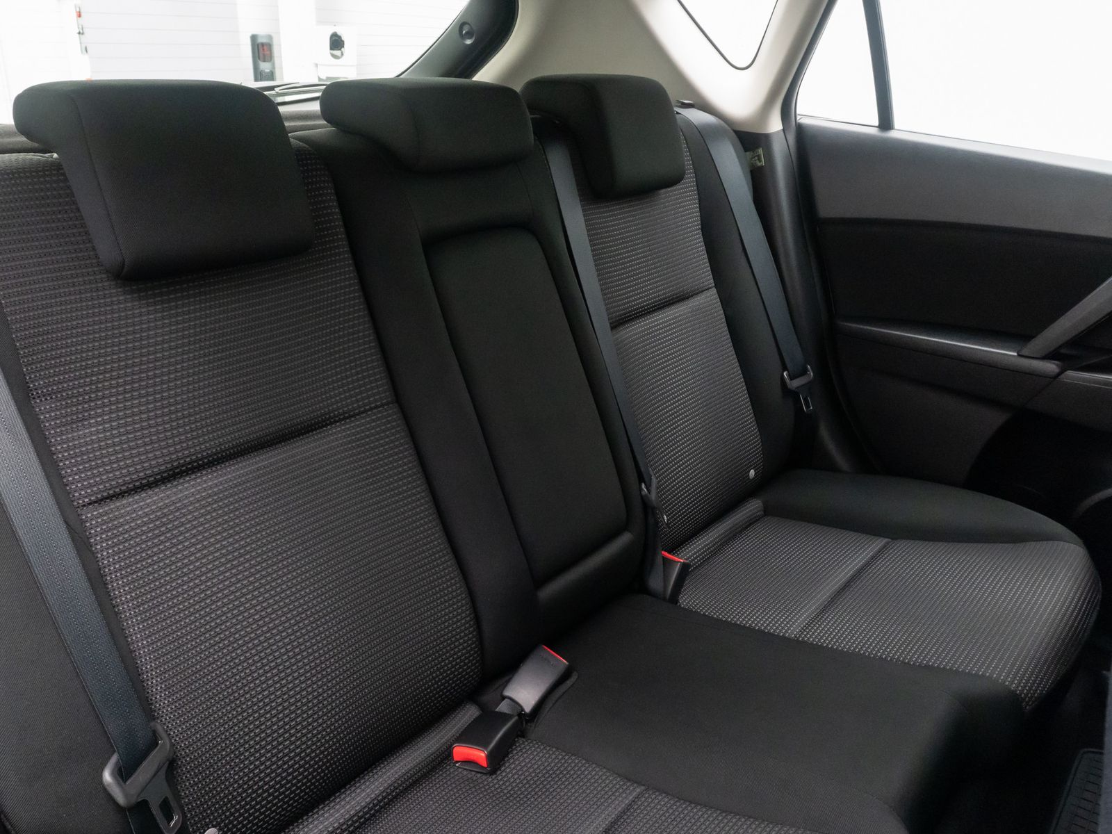 Fahrzeugabbildung Mazda 3 2.0 Edition HiFi GeschwindigReg PDC Totwinkel