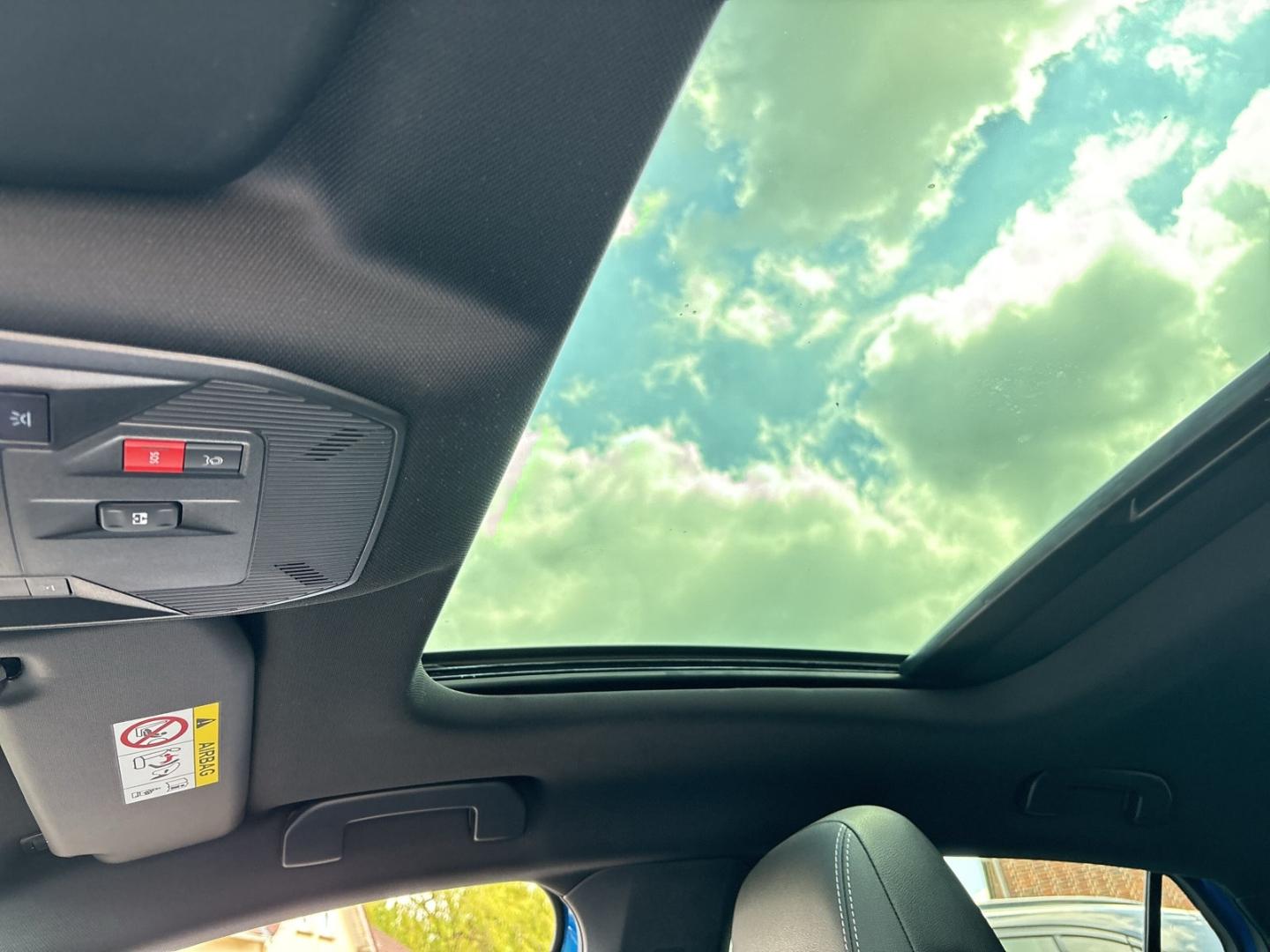 Opel Astra Electric Ultimate 54kWh Infotainment Tech 