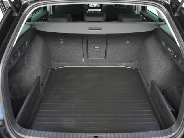 Octavia COMBI TOUR TDI DSG+AHK+KLIMA+NAVI+LED-SC