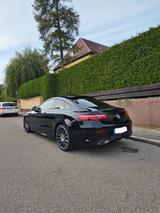 Mercedes-Benz E 300 Autom. - - Mercedes-Benz E 300: Coupe
