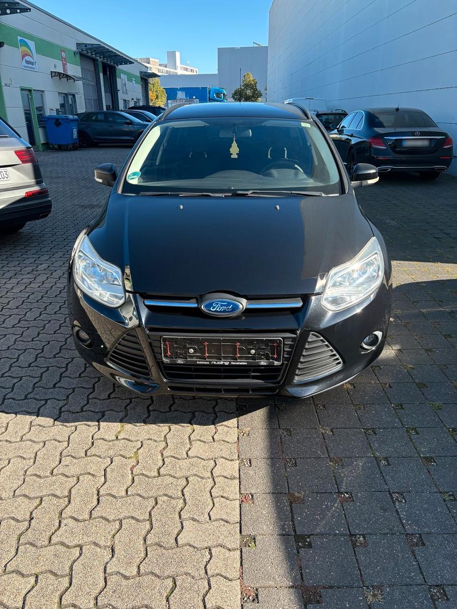 Ford Focus 2014 — rear view