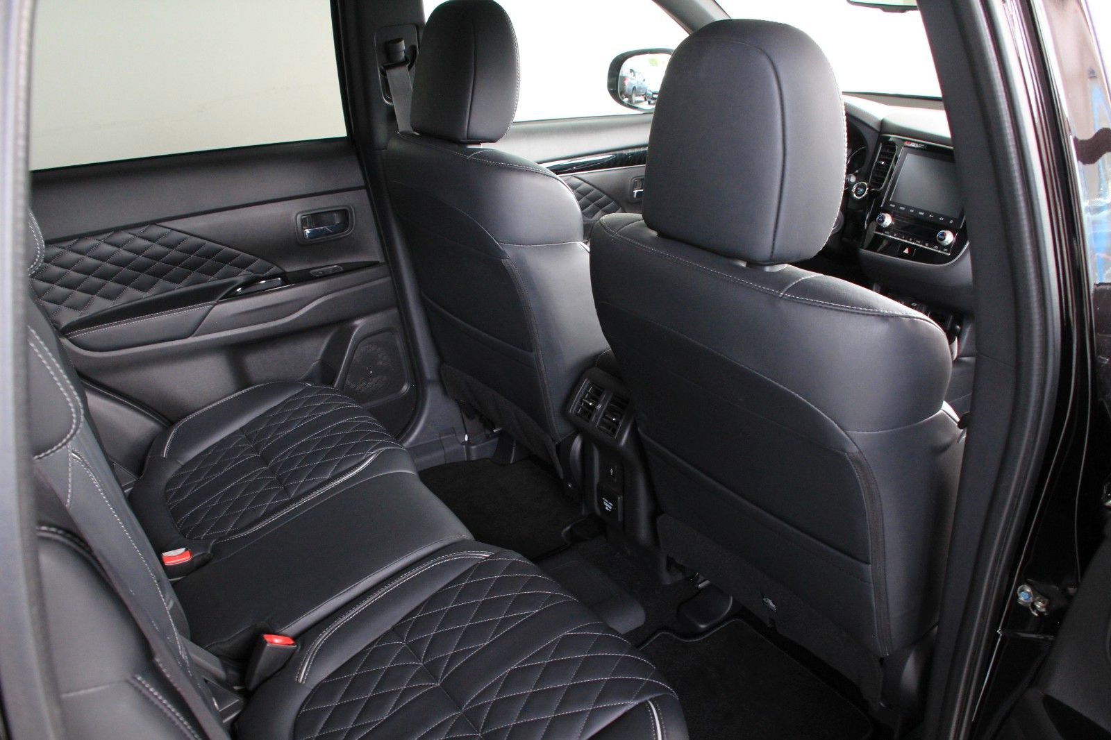 Fahrzeugabbildung Mitsubishi Outlander PHEV Top 4WD