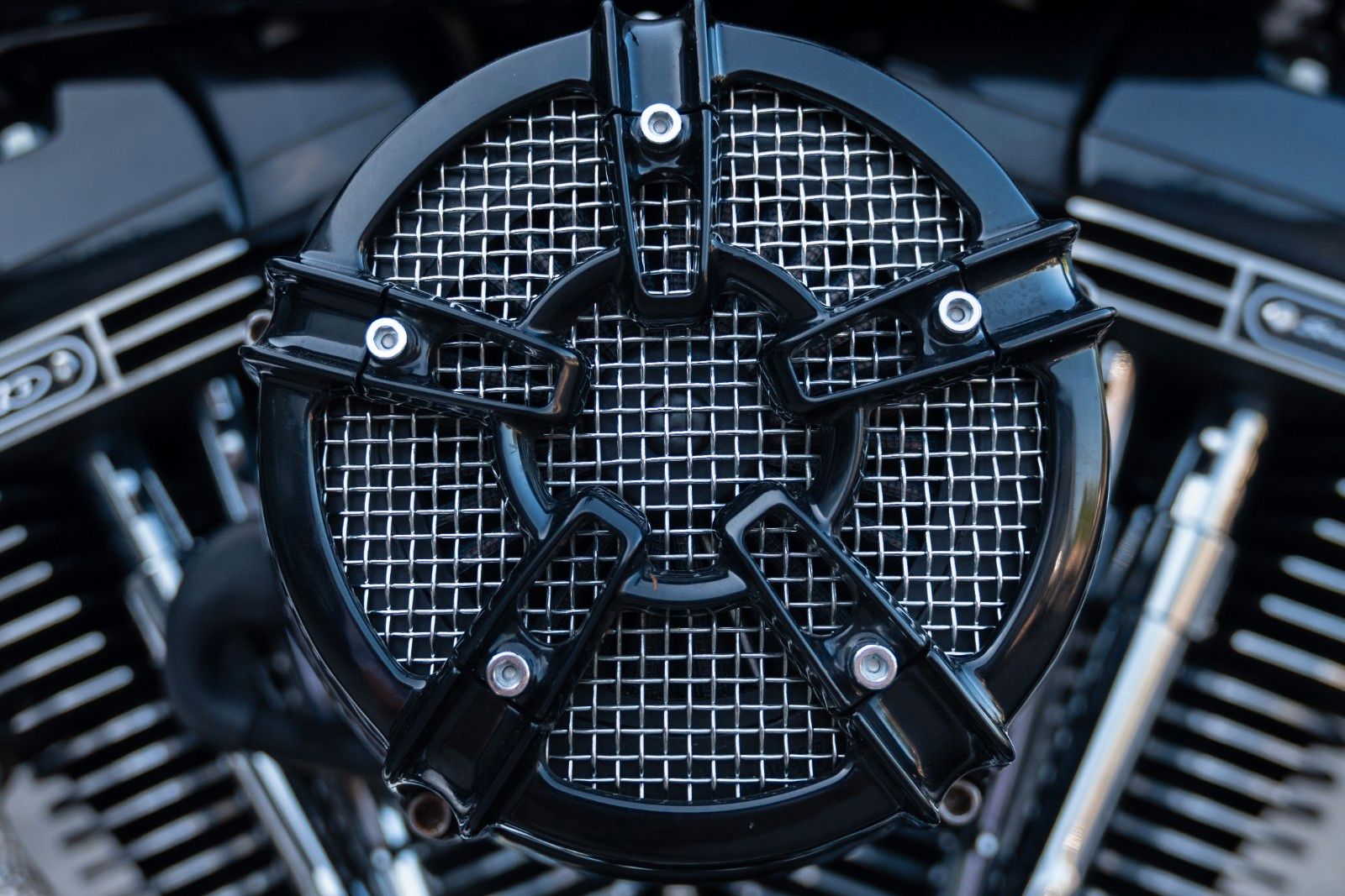 Fahrzeugabbildung Harley-Davidson FLSS SOFTAIL SLIM S 110 cui - Jekill & Hyde