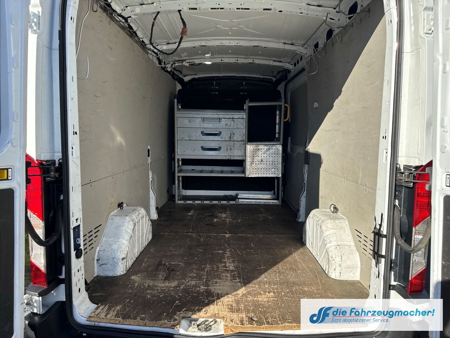 Fahrzeugabbildung Ford Transit Kasten 350 L3 Trend AHK DAB SHZ *EXPORT