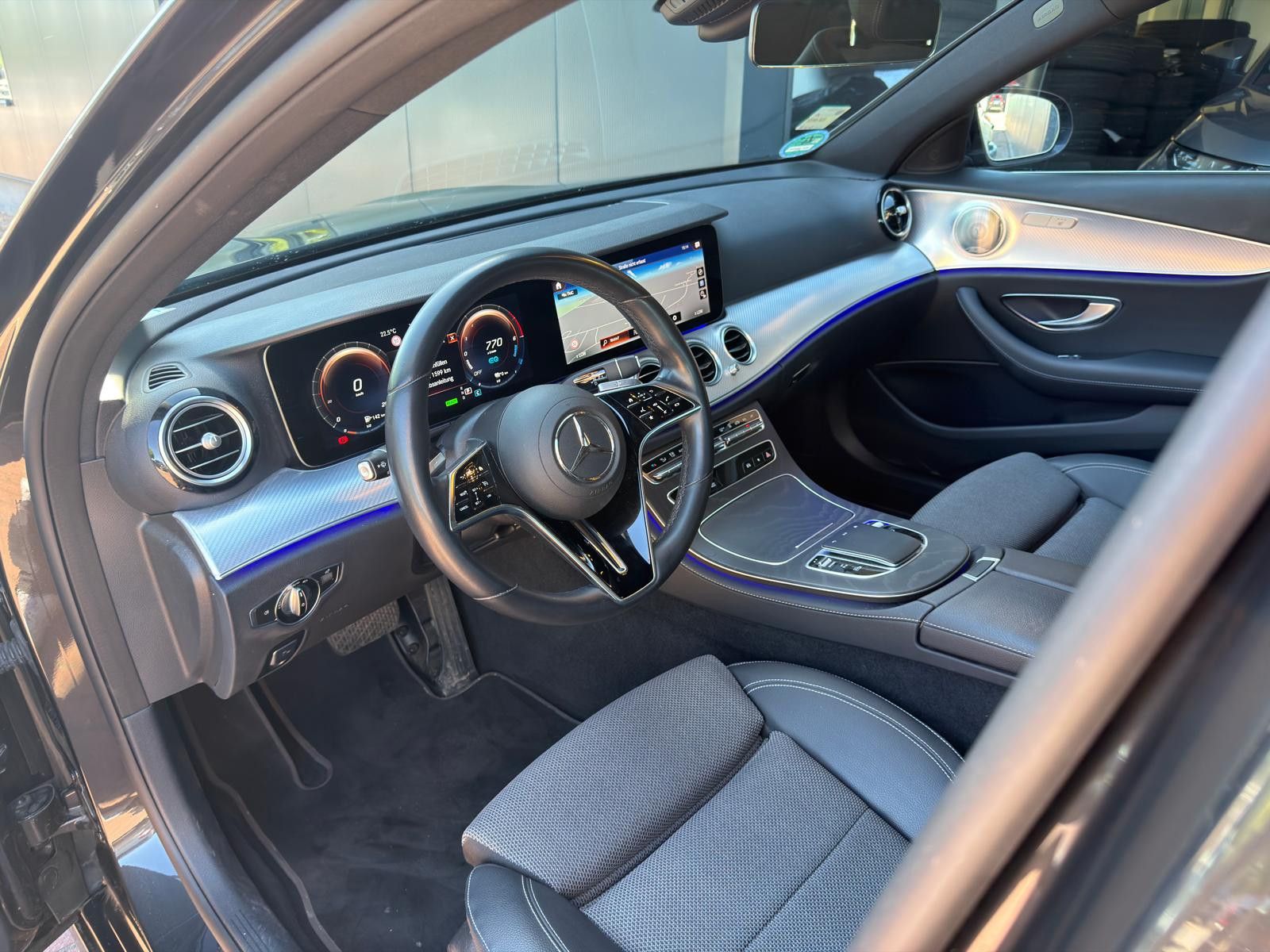 Fahrzeugabbildung Mercedes-Benz E 300 E Lim*Avantgarde*E 300 de 4Matic*360*Burm.