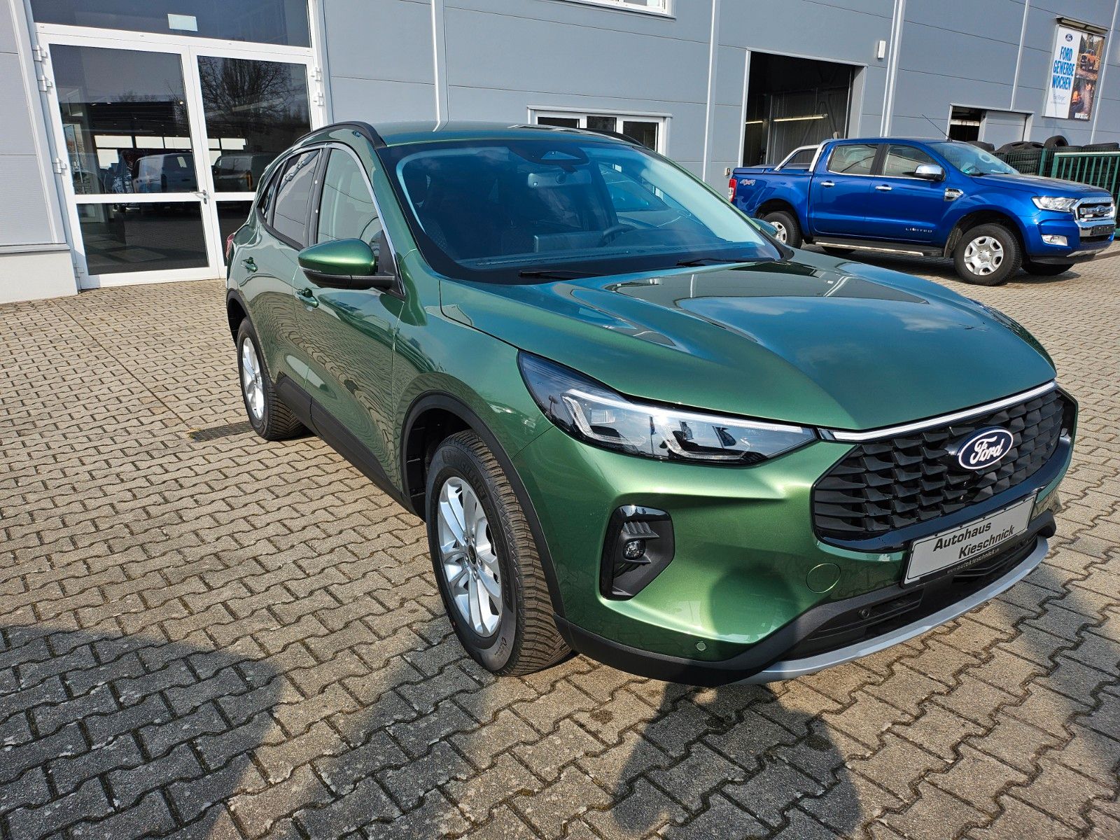 Fahrzeugabbildung Ford Kuga Hybrid Titanium