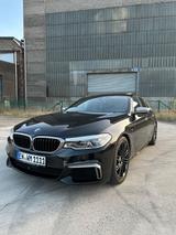 BMW M550i xDrive A - Vollausstattung - BMW M550 von privat
