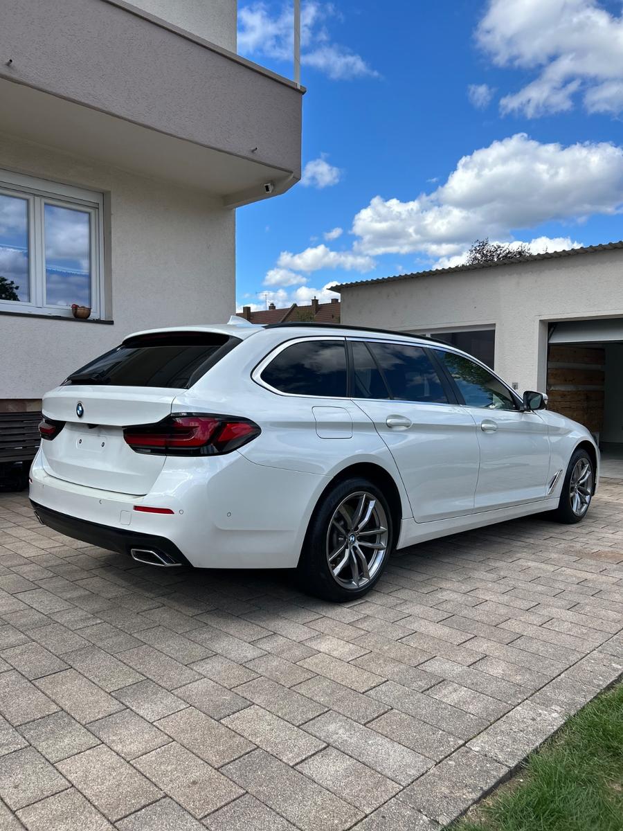 BMW 530d xDrive Touring LCI Navi Kamera 