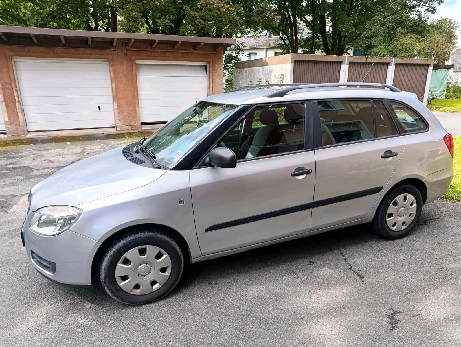 Skoda Fabia 2009 — engine 69 HP (51kW)