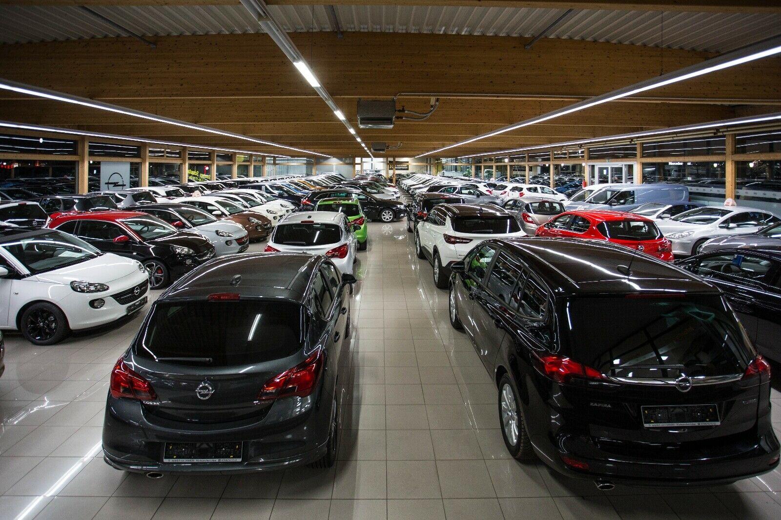 showroom-image-top