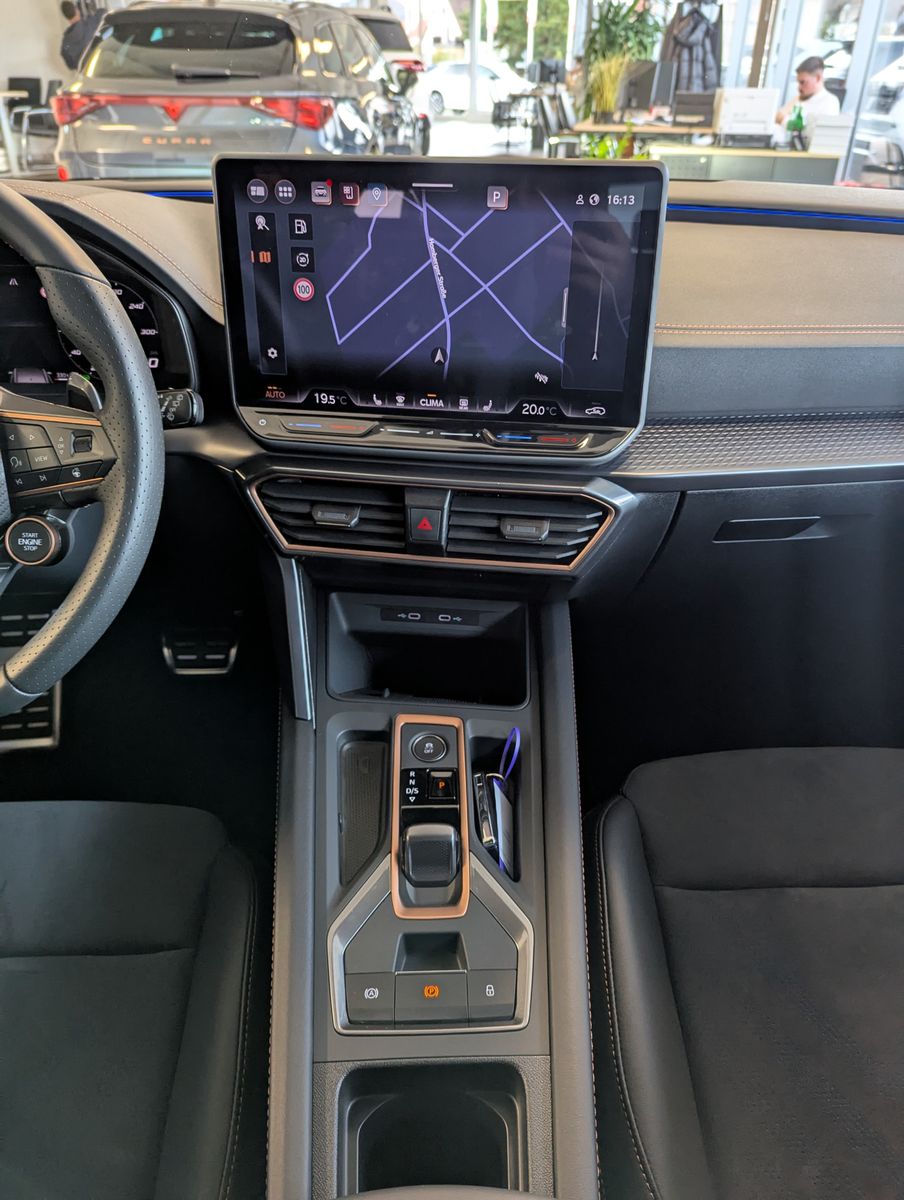 CUPRA Leon 1.5 eTSI Matrix Intelligent-Dynamic-Edge - Image 19