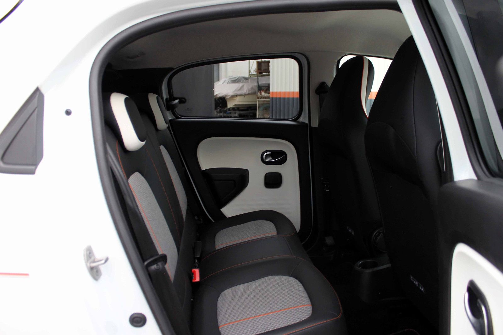 Fahrzeugabbildung Renault Twingo Vibes Electric 21kWh KAM PDC SHZ KLIMA BT