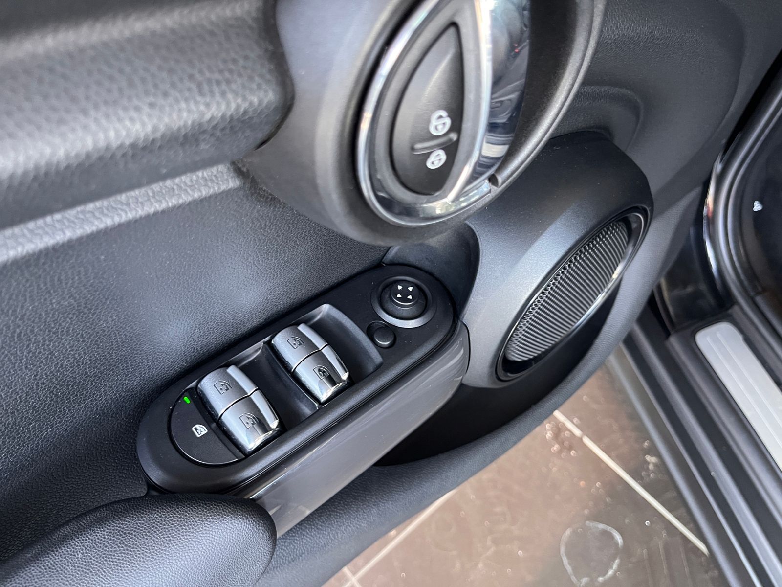 Fahrzeugabbildung MINI Cooper KLIMA PDC SHZ ALU