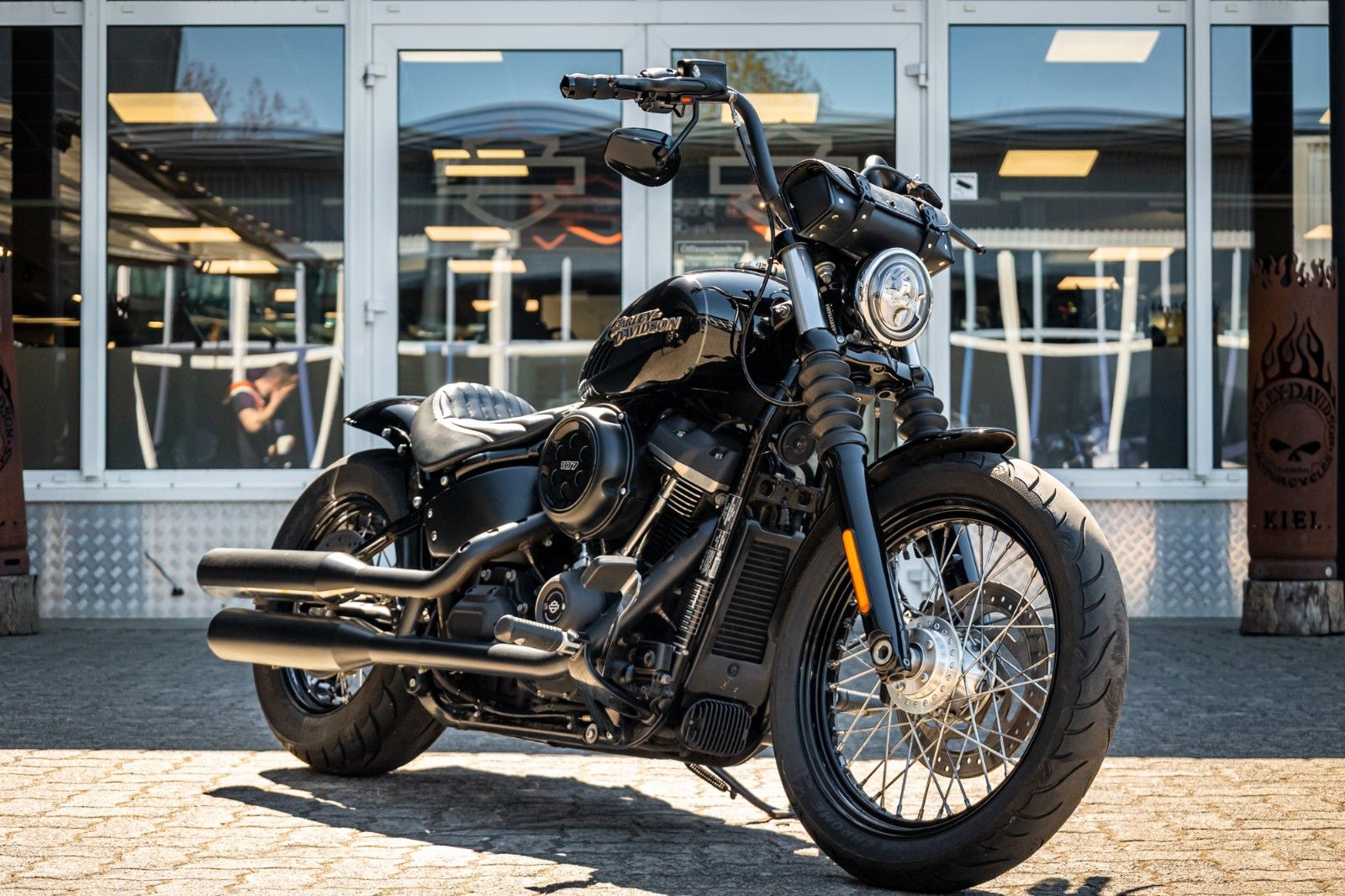 Fahrzeugabbildung Harley-Davidson STREET BOB FXBB - Heckumbau 200er Hinterreifen