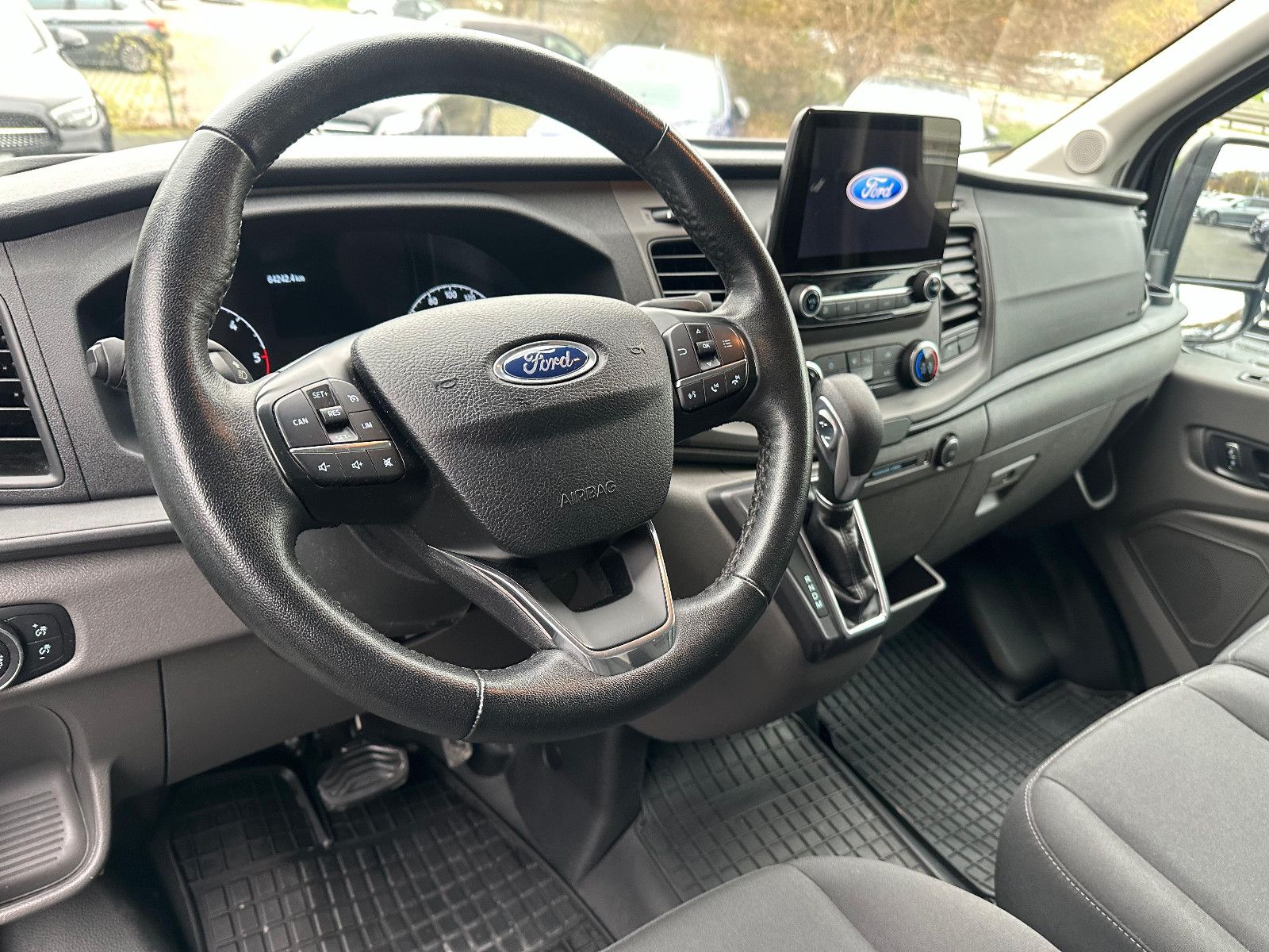 Fahrzeugabbildung Ford Transit 350 L3H2 AUTOMATIK*TREND*AHK*NAVI*