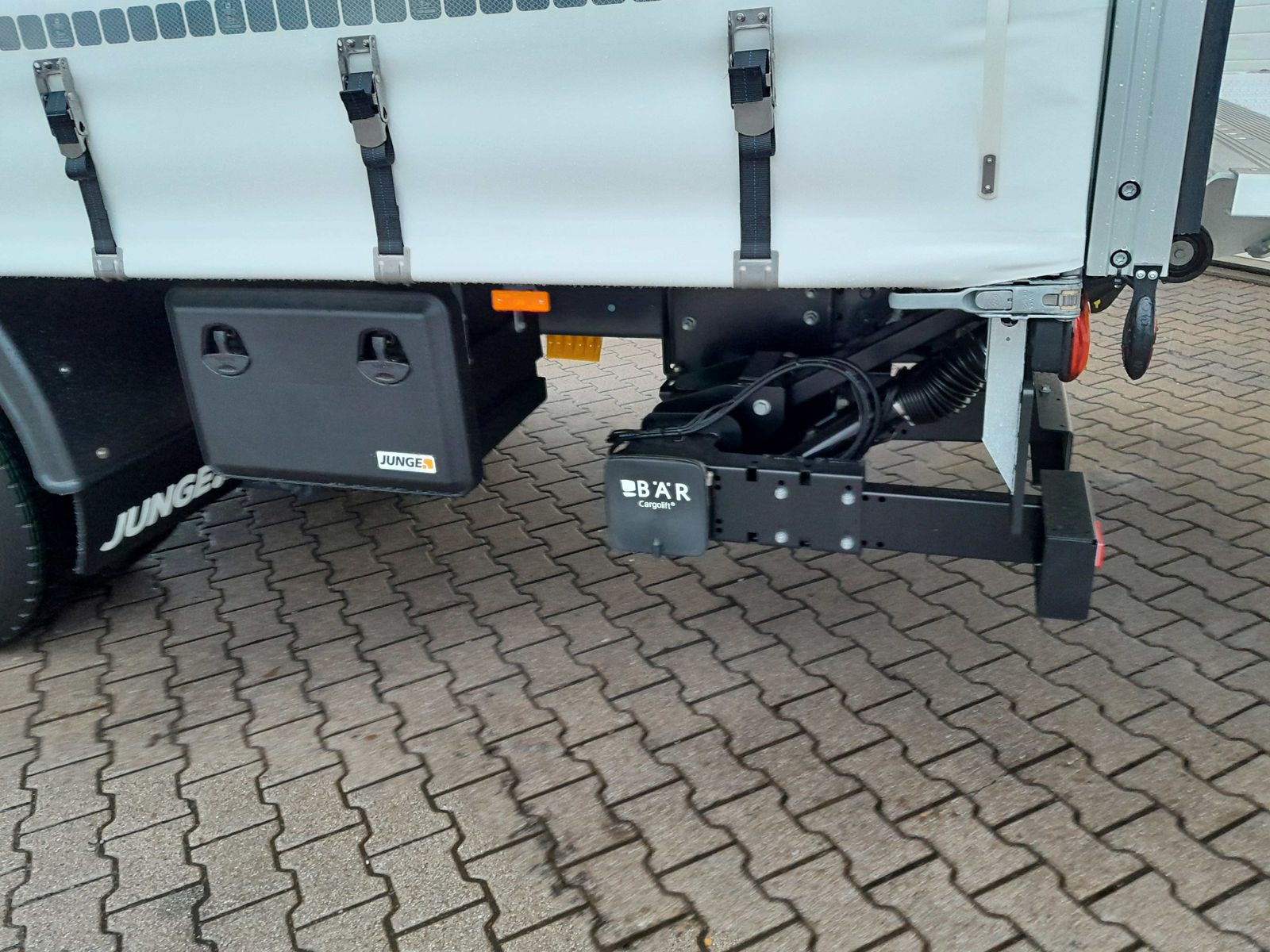 Fahrzeugabbildung DAF FA XB 290 16t Junge Curtainsider