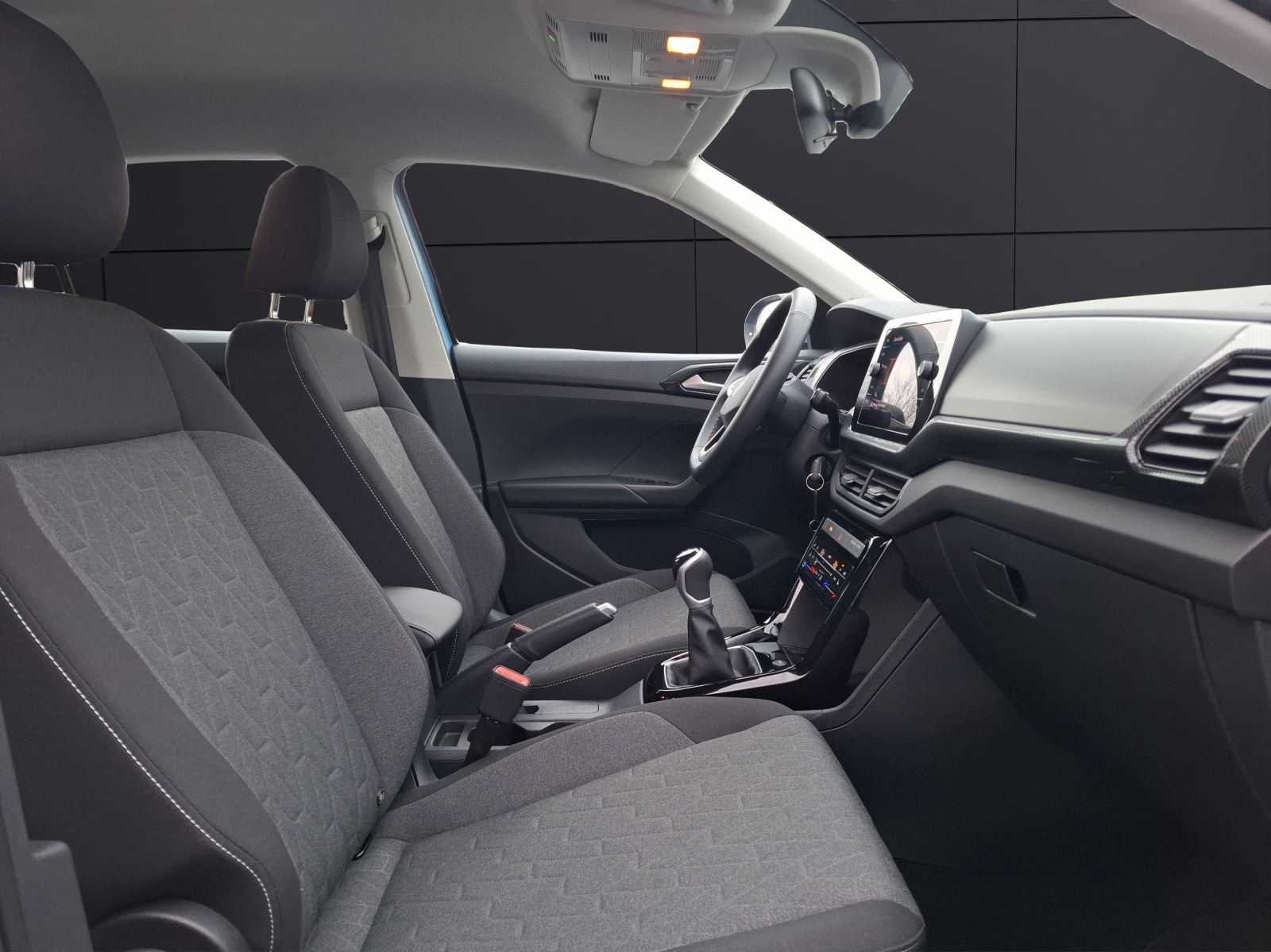 Fahrzeugabbildung Volkswagen T-Cross TSI Life LED Navi AID ACC RFK SH LM