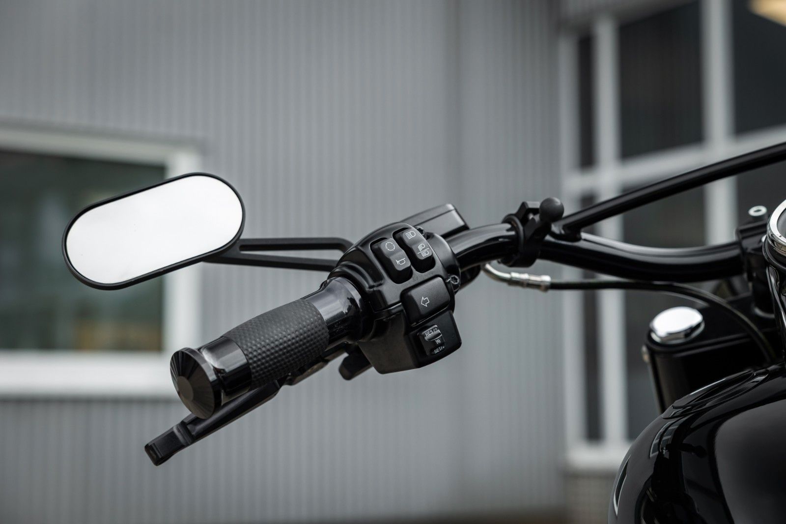 Fahrzeugabbildung Harley-Davidson FLSS SOFTAIL SLIM S 110 cui - Kesstech-Heckumbau