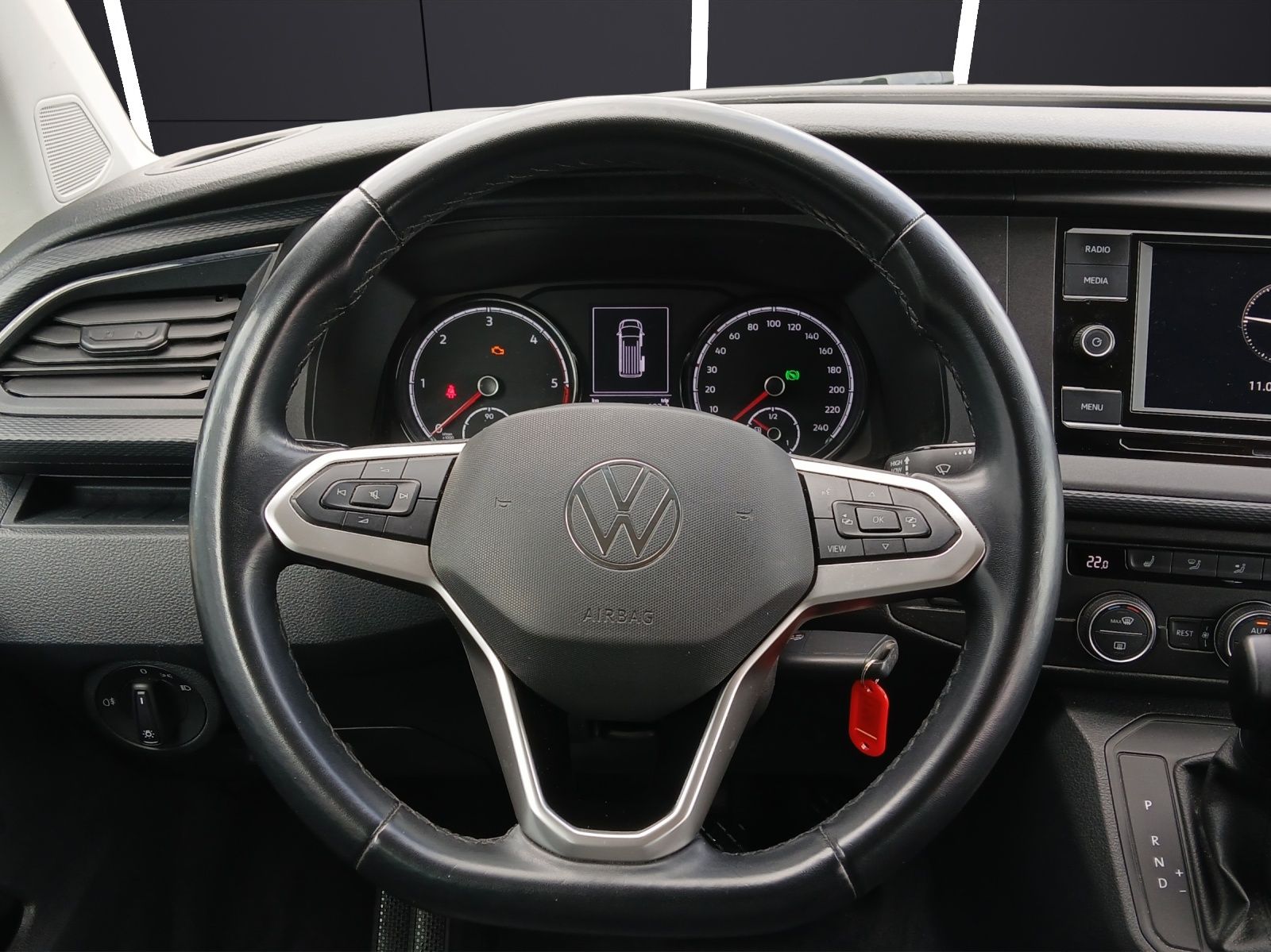 Fahrzeugabbildung Volkswagen T6 Multivan T6.1 TDI Family DSG CarPlay PDC SH