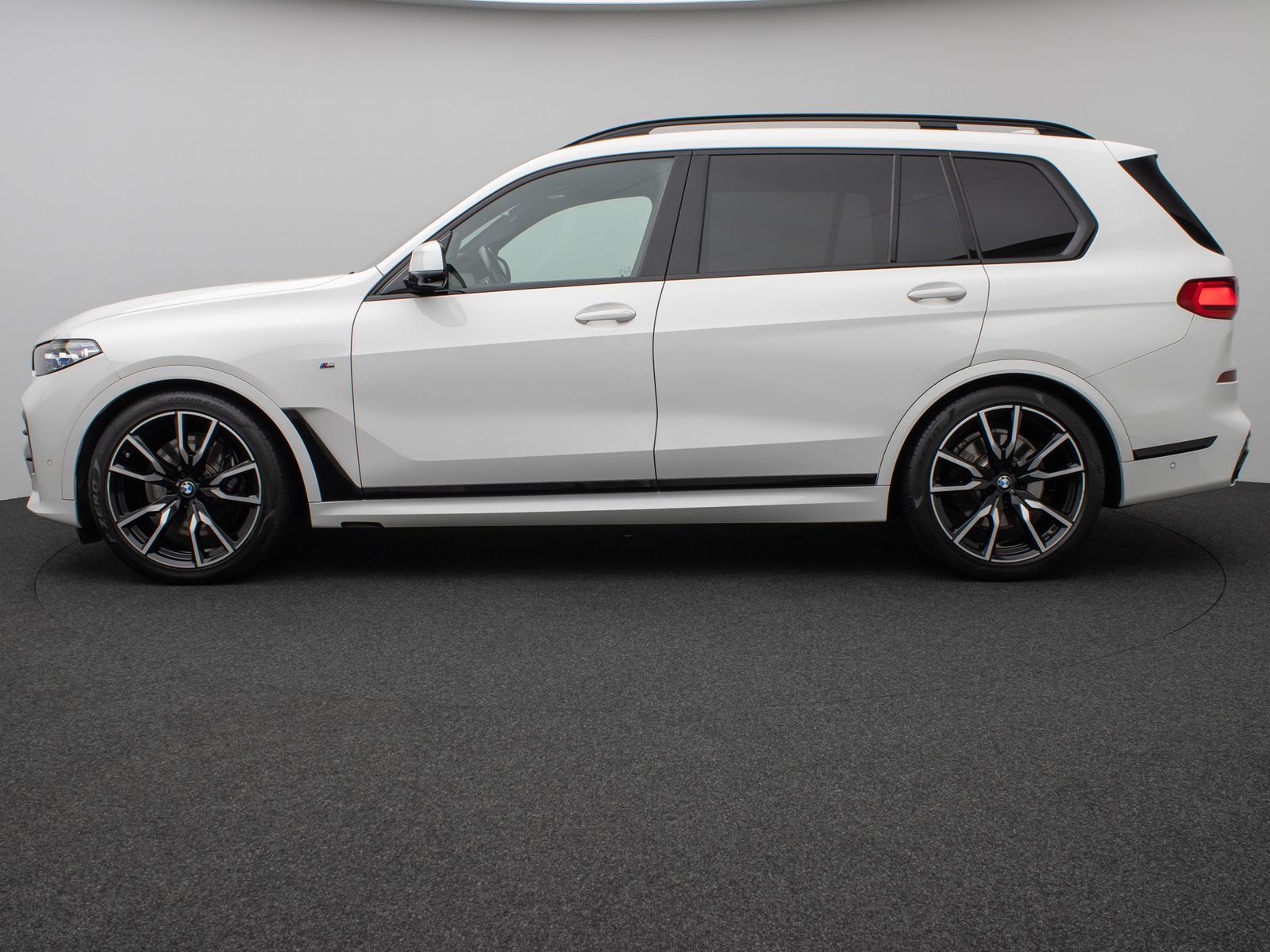 Fahrzeugabbildung BMW X7 xD40d M Sport 360°Laser DAB Individual 22Zoll