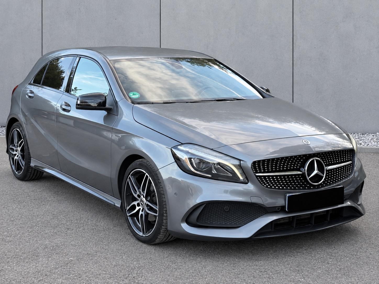 Mercedes-Benz A 180 AMG LineBlueEfficiency