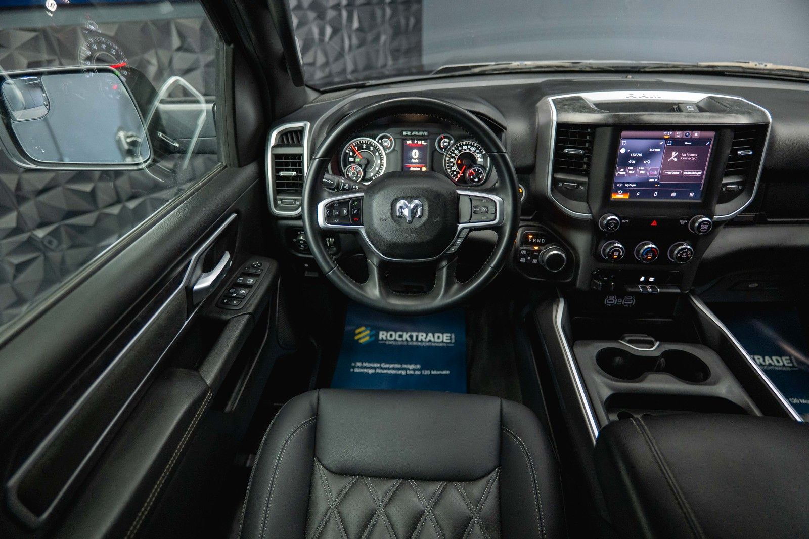 Fahrzeugabbildung Dodge RAM 5.7 V8 HEMI 4x4 OFFROAD Night-Paket *LED*19%