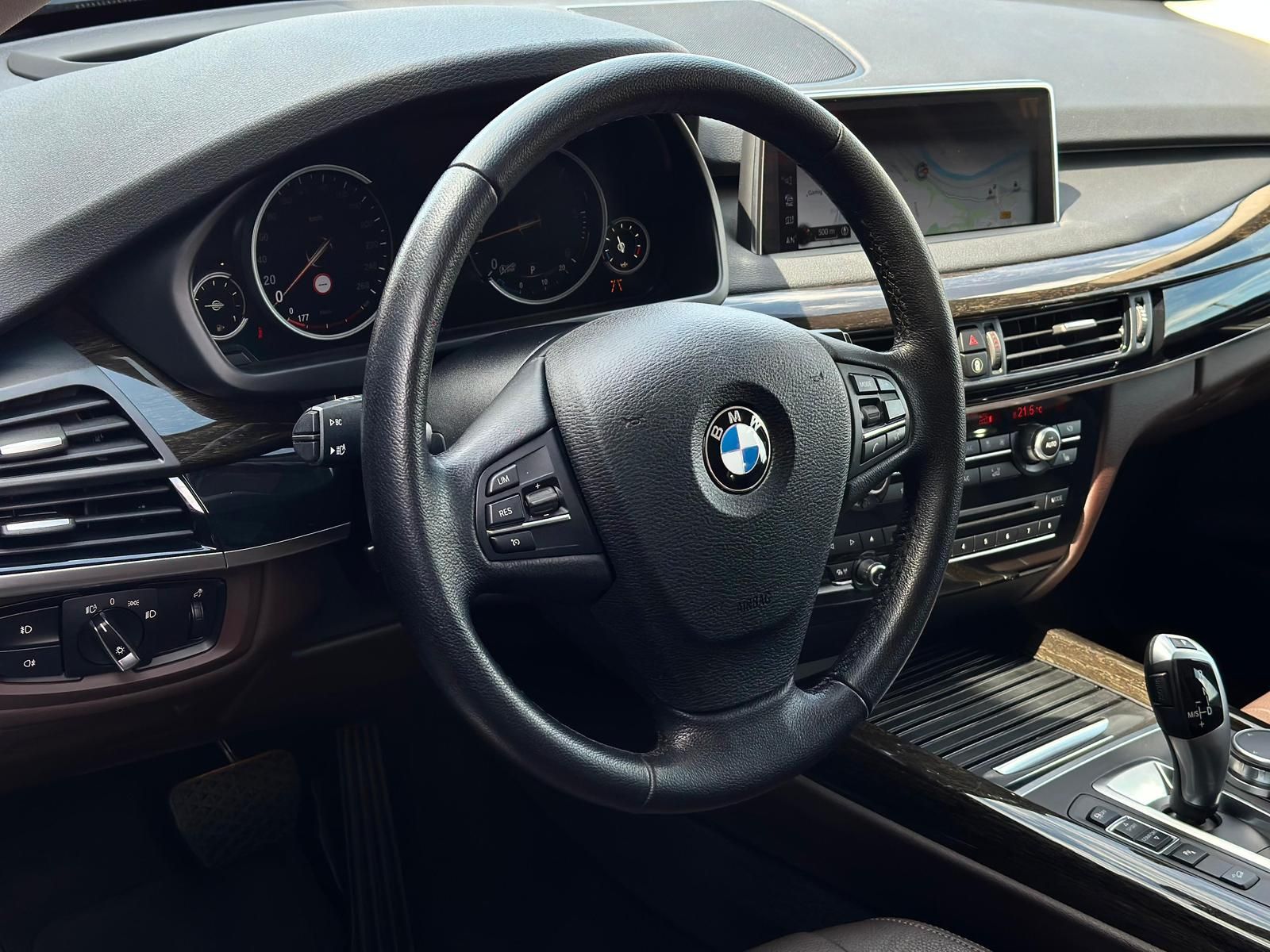 BMW X5 xDrive 30d* BIXEN#HUD#PANO#AHK#SHZ#TEMPO#NAVI - Image 27