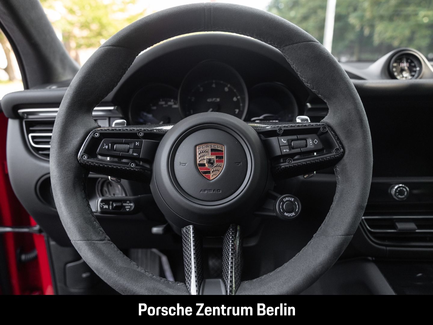 Porsche Macan GTS Karminrot Sportabgasanlage Panorama foto 6