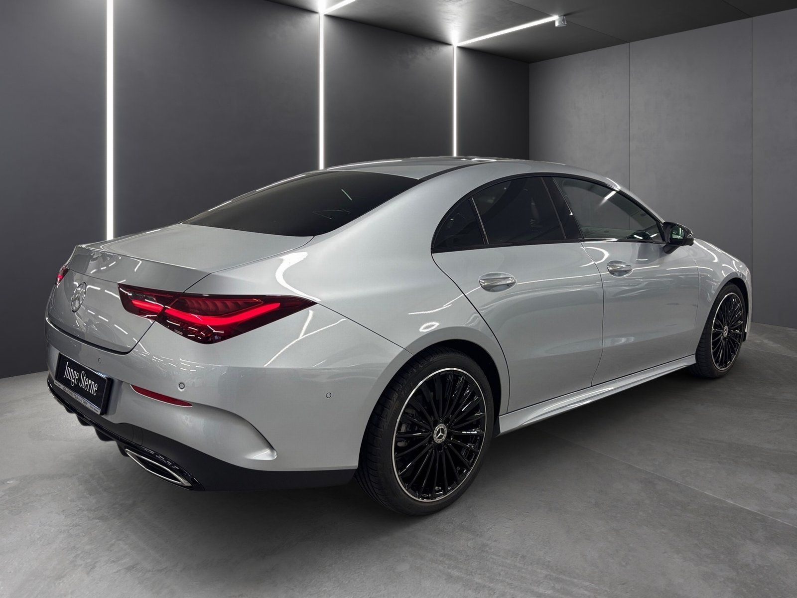 Fahrzeugabbildung Mercedes-Benz CLA 200 AMG PLUS*STDHZG*Pano*HUD*360°*Multibeam*