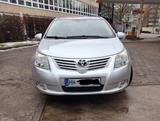 Toyota Avensis Combi 1.8  - Toyota Avensis mit Benzin-Antrieb: Kombi, Automatik, 1.8