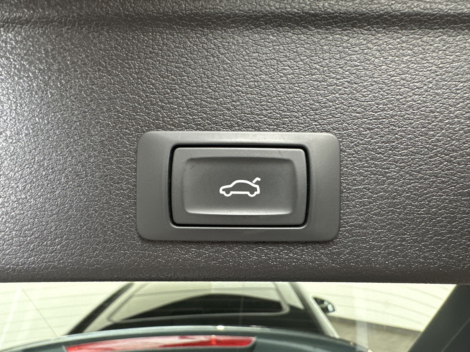 Fahrzeugabbildung Audi A4 Avant 35 TDI S-Line Aut. NAV+LED+KAM+PANO+1HD