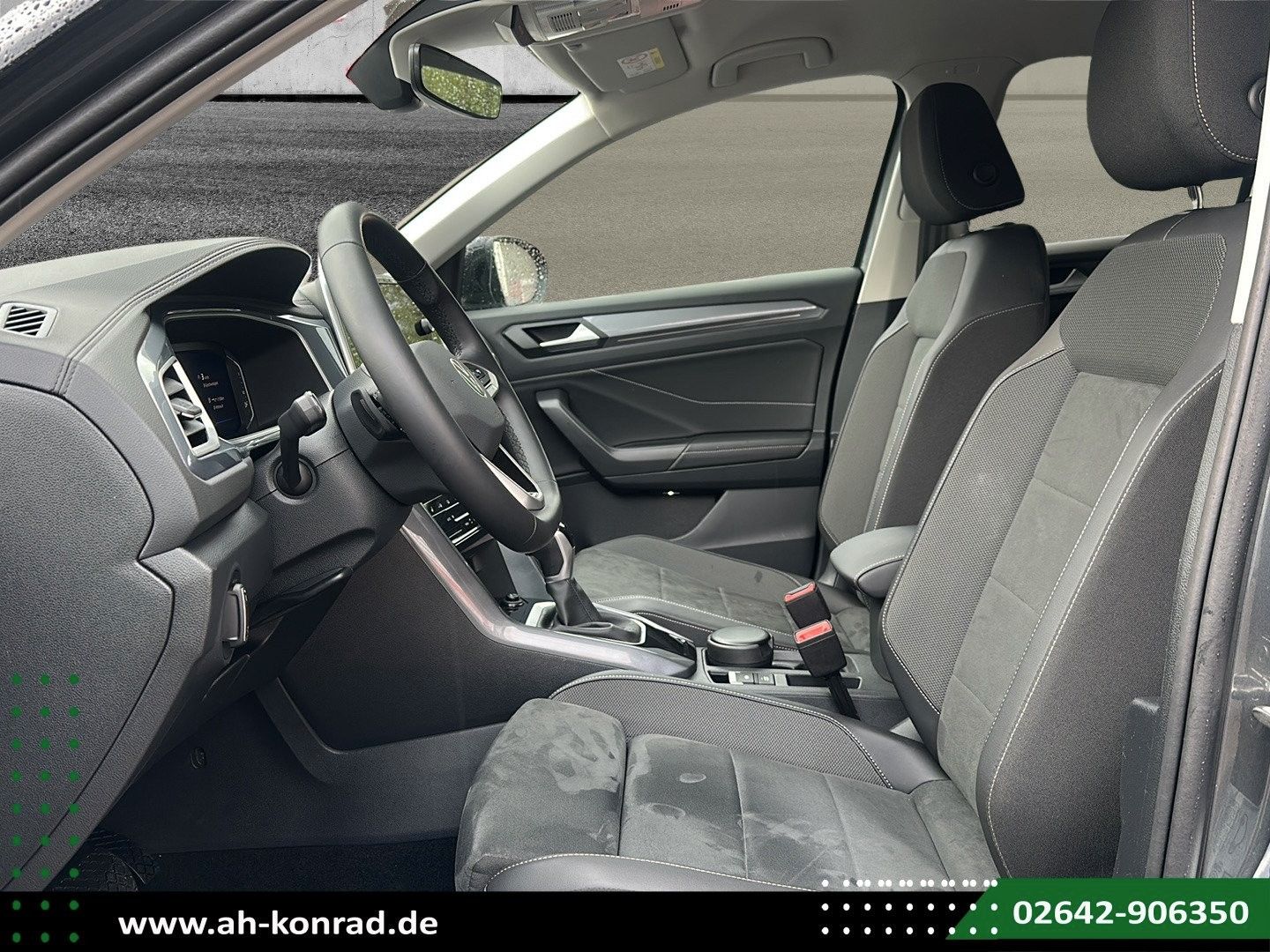 Fahrzeugabbildung Volkswagen T-Roc 1.5 TSI DSG Style*AHK*LED*NAVI*