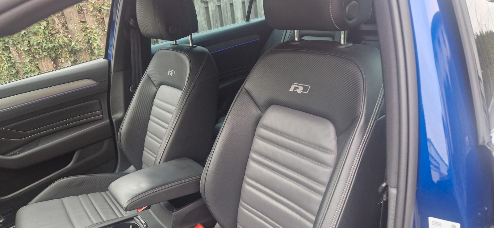 Volkswagen Passat Var. Elegance R-Line intr. R-Line Extr.