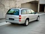 Opel Omega 2.2 16V Elegance - Opel Omega mit Benzin-Antrieb