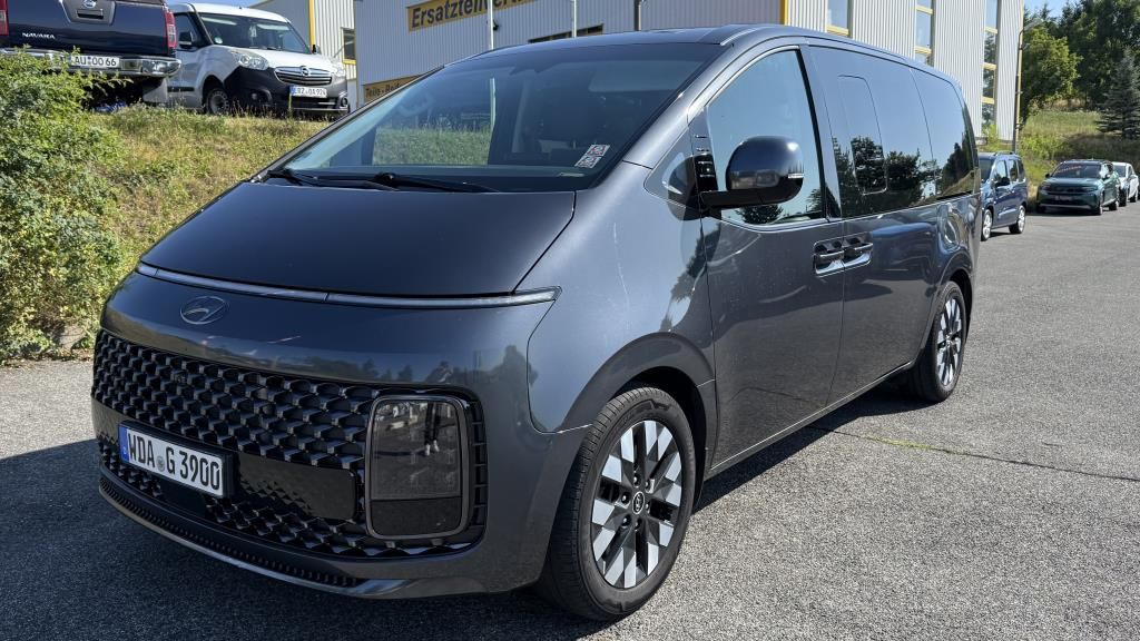 Staria Signature 2.2 4WD Kamera+SHZ+LHZ+Klimaaut