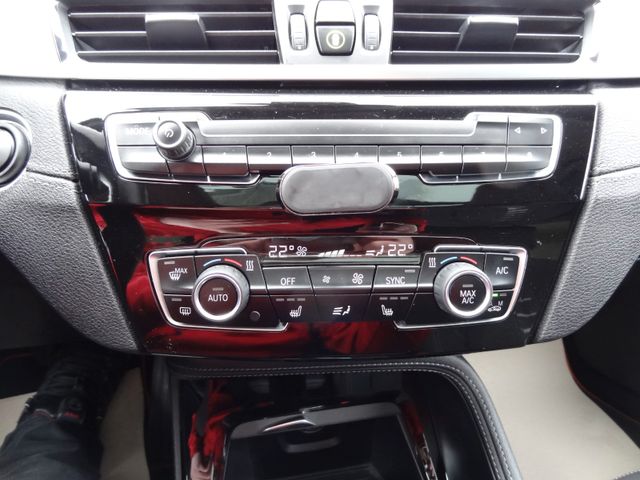 Fahrzeugabbildung BMW X2 sDrive 18d/M-Paket/Pano/HUD/Kamera/Navi/150PS