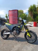 Husqvarna 701 Supermoto - ENDURO SUPERMOTO