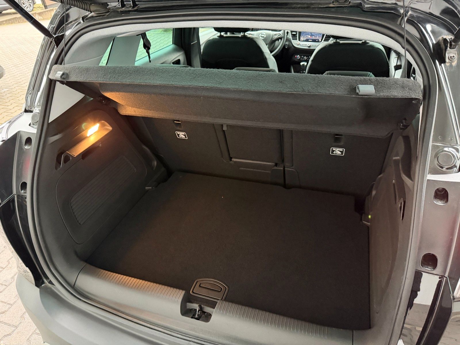 Fahrzeugabbildung Opel Crossland Elegance 110PS Navi/Kamera/Allwetter!