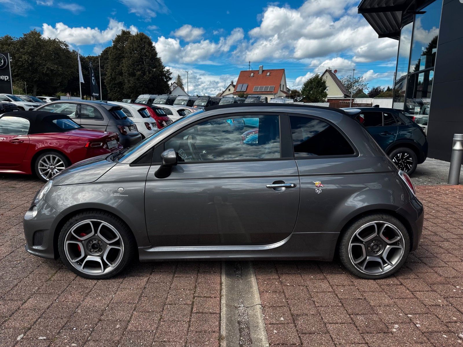 Fahrzeugabbildung Abarth 595C Turismo 1.4 T-Jet 16V Cabrio Automatik