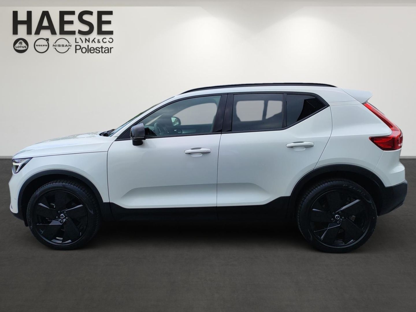 Volvo XC40 B3 Plus Black Edition 2WD StandHZG Digitale foto 8