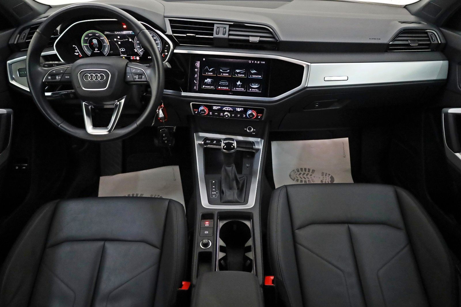 Fahrzeugabbildung Audi Q3 Sportback 45 TFSI e, Leder,Navi,SH,Kamera,AHK