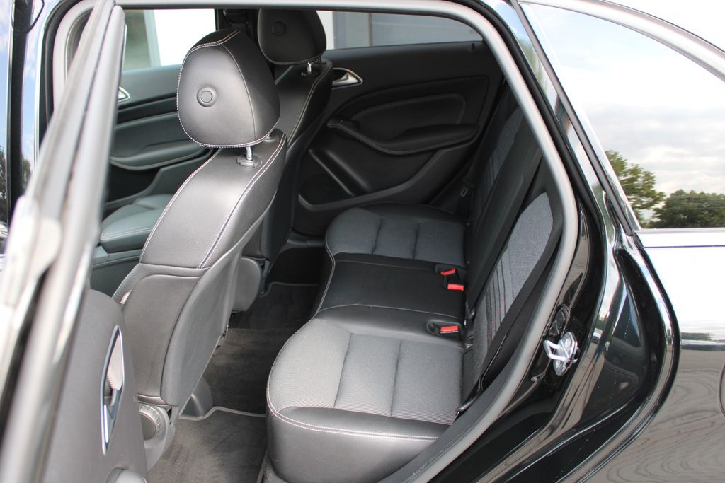 MERCEDES-BENZ B 200 d Urban LED NAVI SHZ PDC AUT